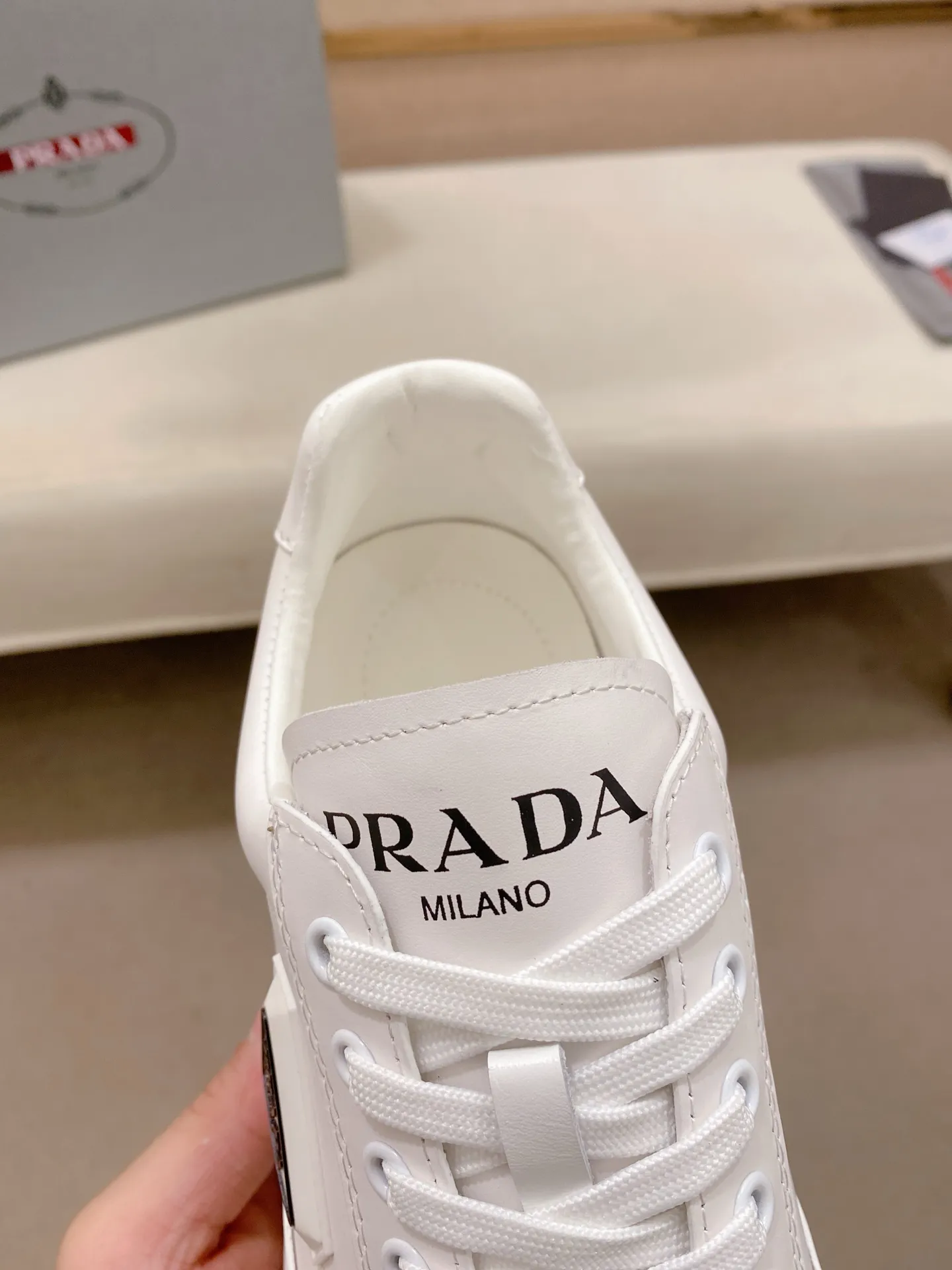 Factory price 560💰 ✔️✔️✔️High-quality new PRADA counters are on the market at the same time. The new men's shoes and 😘fabrics are selected from imported first-layer cowhide and are made with pure handcrafts. Lining: Full cowhide lining. 👍🏿 High-end ☄️ air-cushion molded anti-slip rubber outsole, exquisite lines, simple and elegant, comfortable and high-end for leisure travel. Code number: 38 to 44 (45 can be customized and cannot be returned or exchanged)